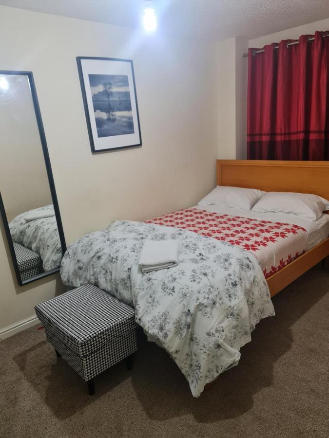 Homestay Curly Curves London