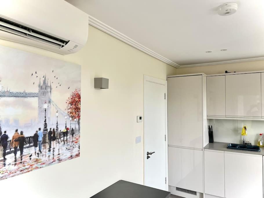 Luxurious 2 Bedroom Flat In London