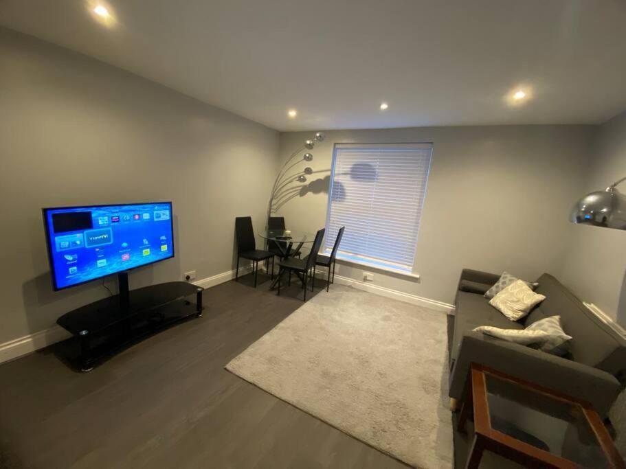 Spacious 2 Bedroom Flat Londres