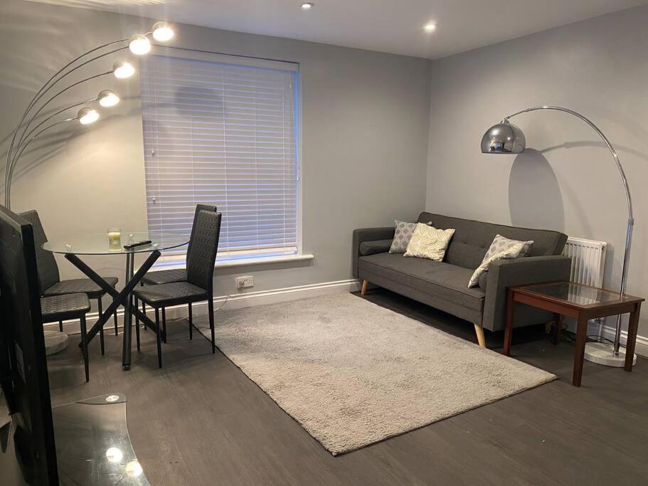Spacious 2 Bedroom Flat Londres