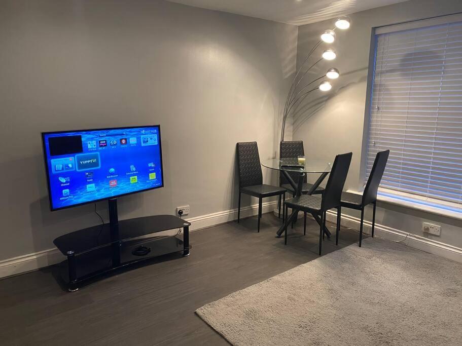 Spacious 2 Bedroom Flat * Londres