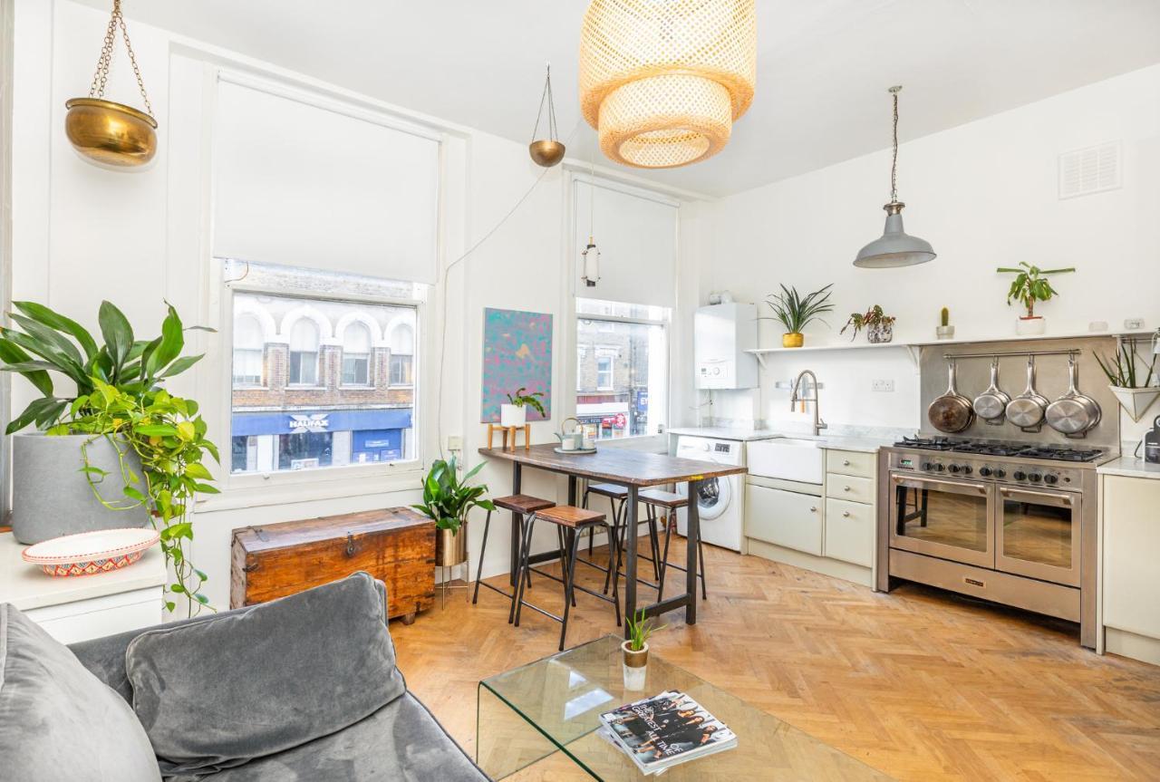 Stunning 2br Wpatio In Dalston, 2 Min To Tube