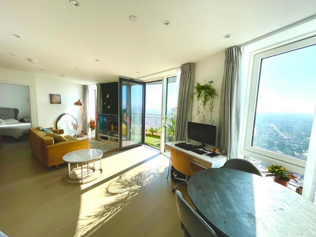 Stylish 1-bedroom With Stunning Views Apartamento *