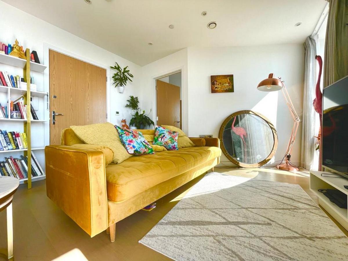 Stylish 1-bedroom With Stunning Views *