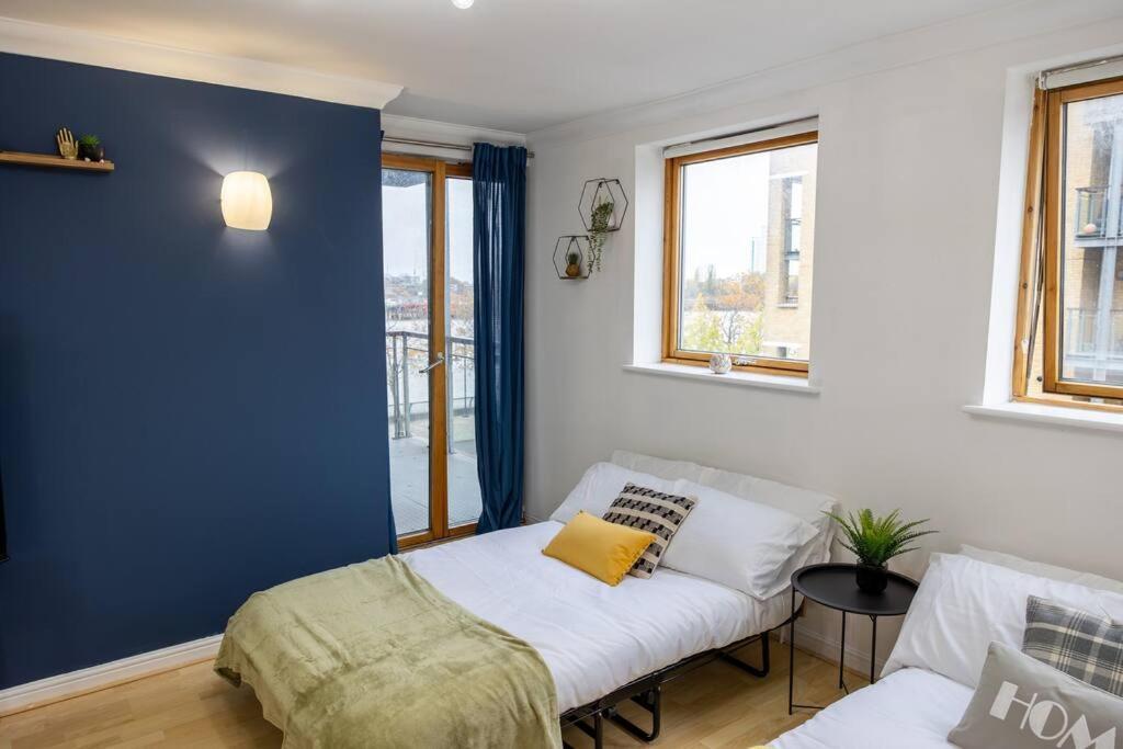 Morden Apartment, By The Sea With Free Parking Apartamento *