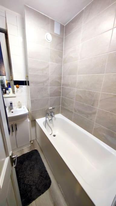 Spacious Flat With 2 To 3 Bedrooms *