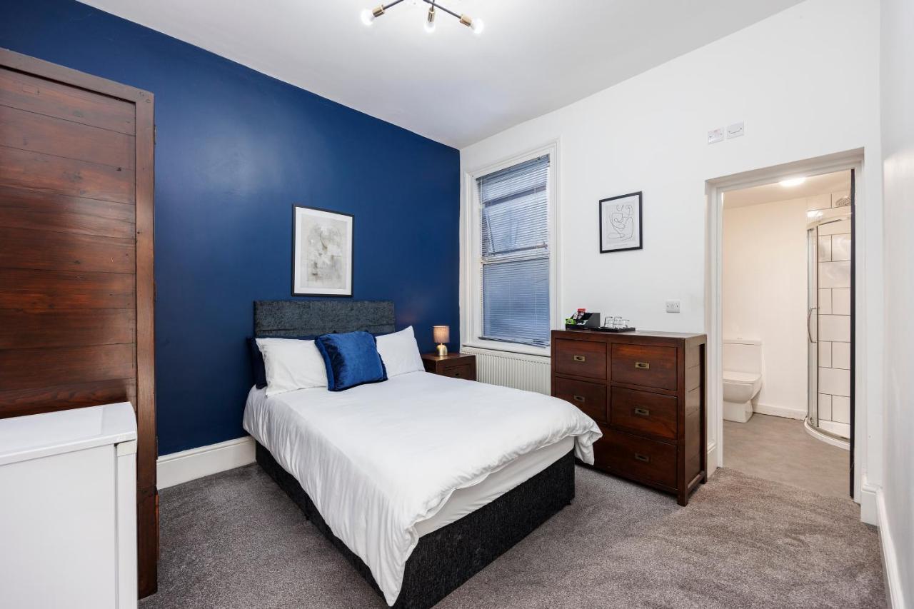 Guest house Catford Private + En-suite London