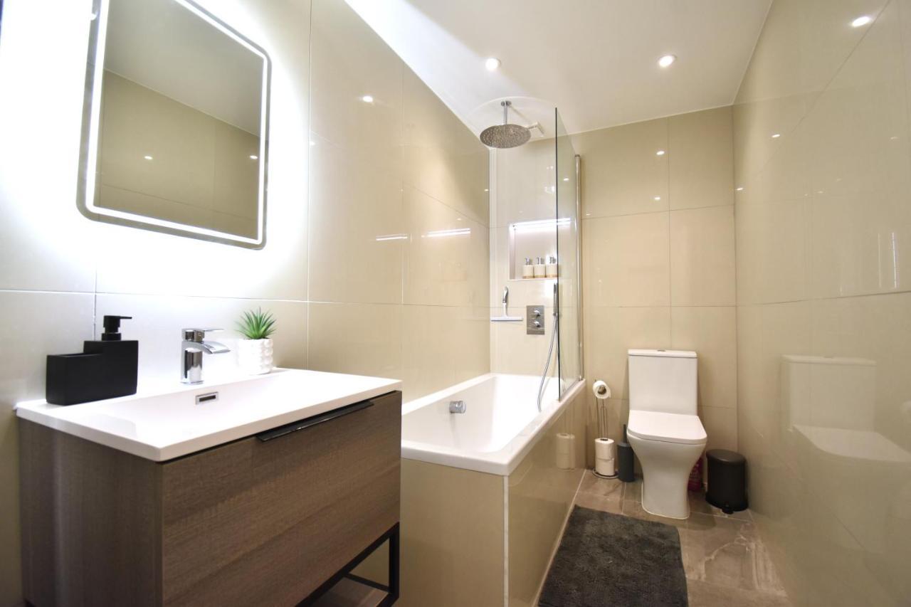 Apartment Stunning 3 Bed *