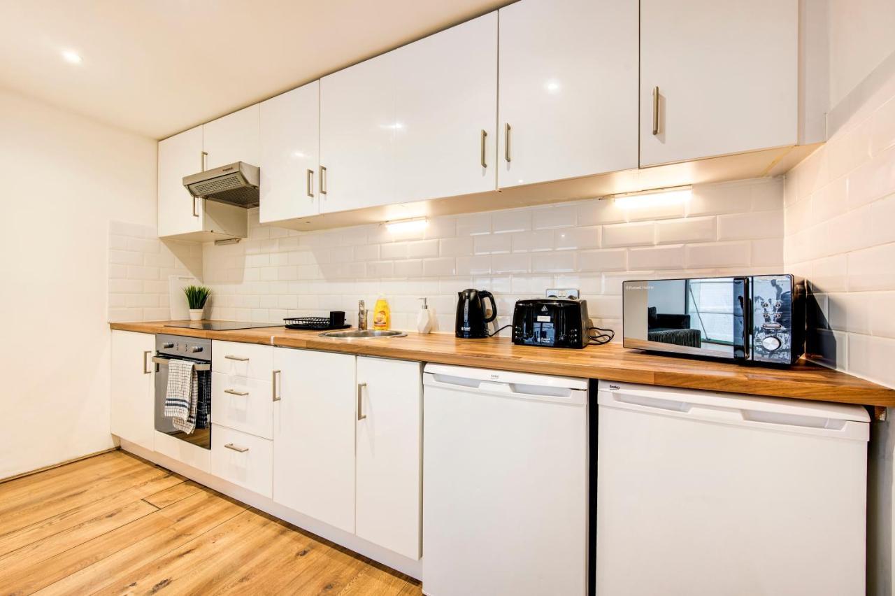 Apartamento Lovely 2-Bed, Sleeps 6, Near Stratford Station & Abba Voyage, Londres