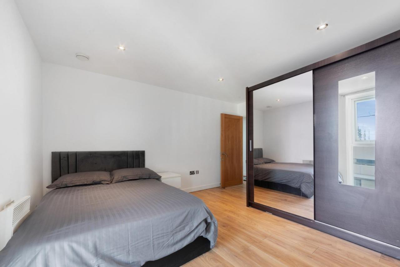 Excel 3 Bedroom Near City Airport And O2 Arena Londres
