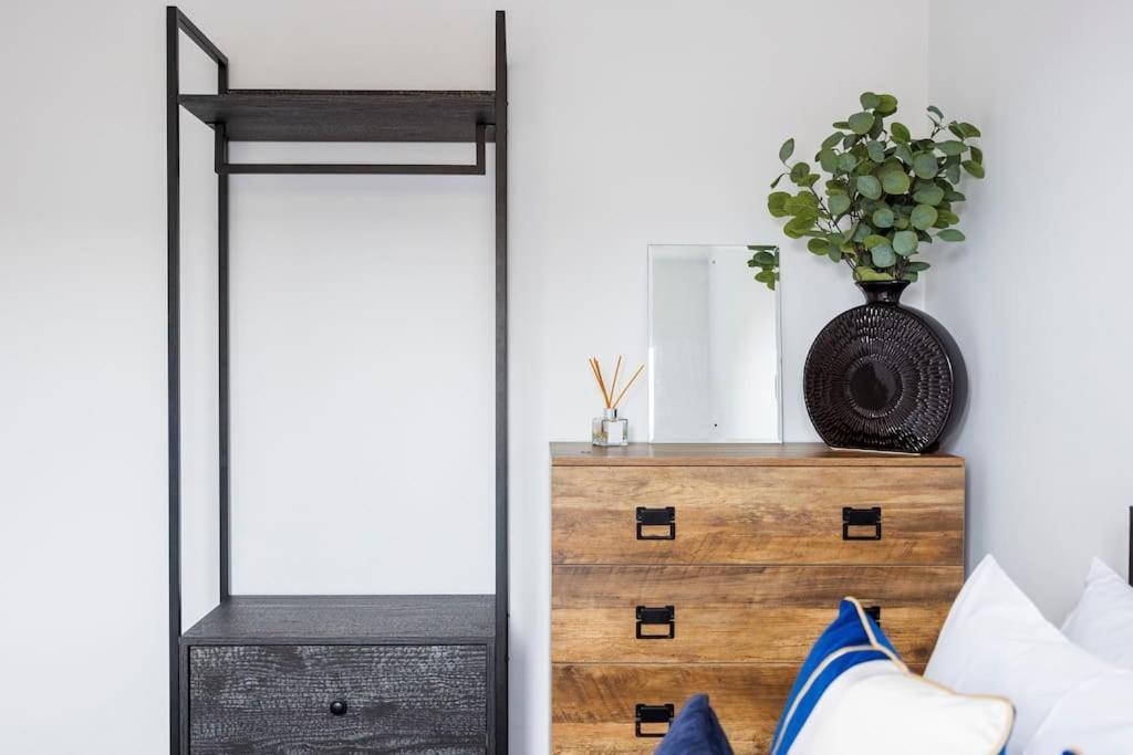 Сasa de vacaciones Stylish 3-bed East Contractors Parking Sleeps 5 Near Excel