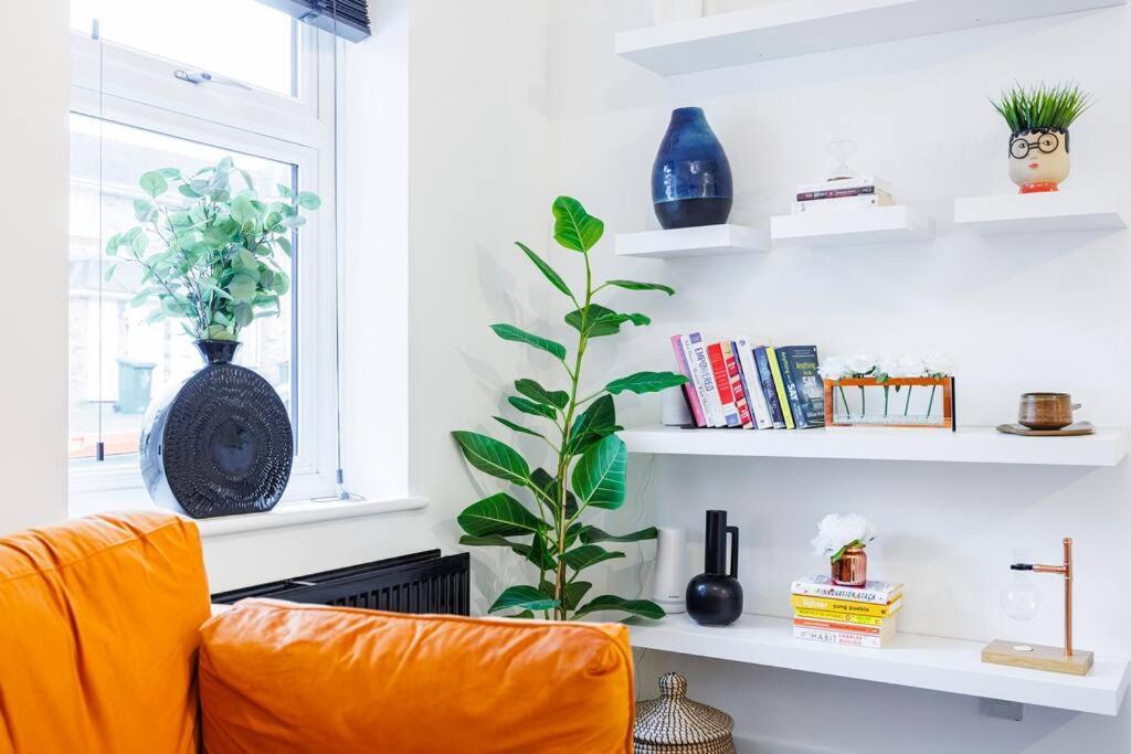 Stylish 3-bed East Contractors Parking Sleeps 5 Near Excel * Londres