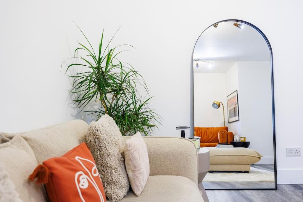 Stylish 3-bed East Contractors Parking Sleeps 5 Near Excel Сasa de vacaciones