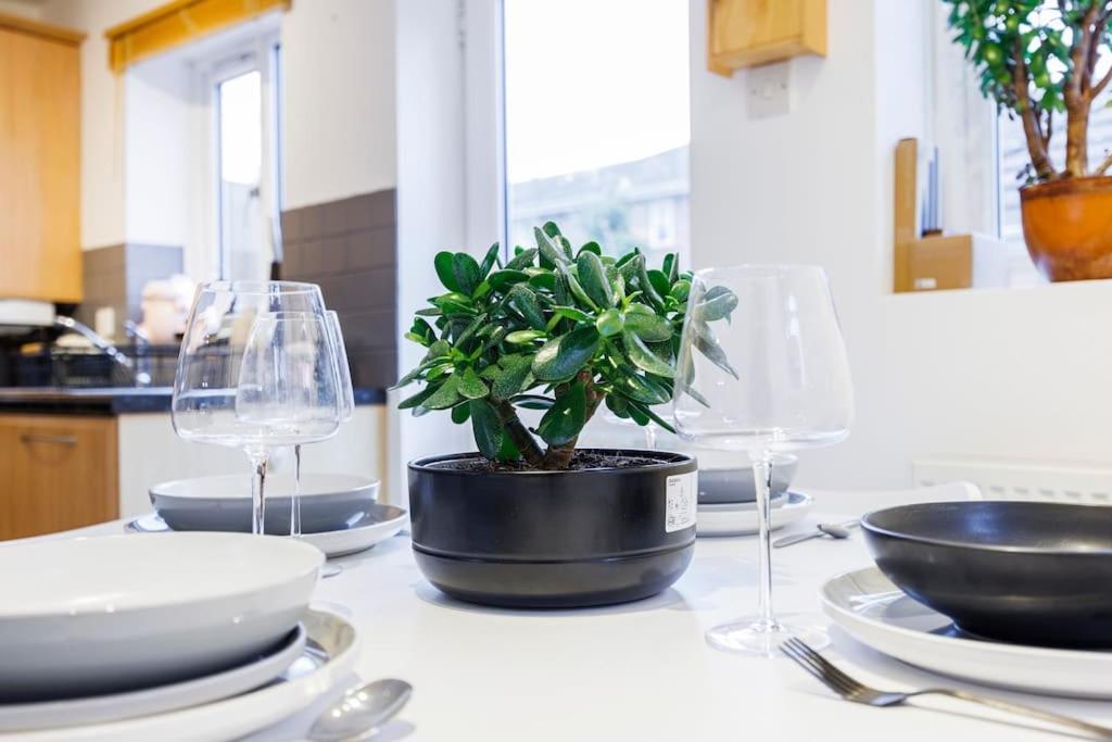 Stylish 3-bed East Contractors Parking Sleeps 5 Near Excel Сasa de vacaciones