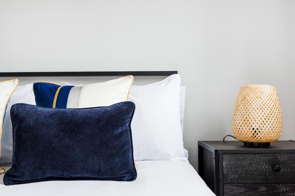 Stylish 3-bed East Contractors Parking Sleeps 5 Near Excel * Londres