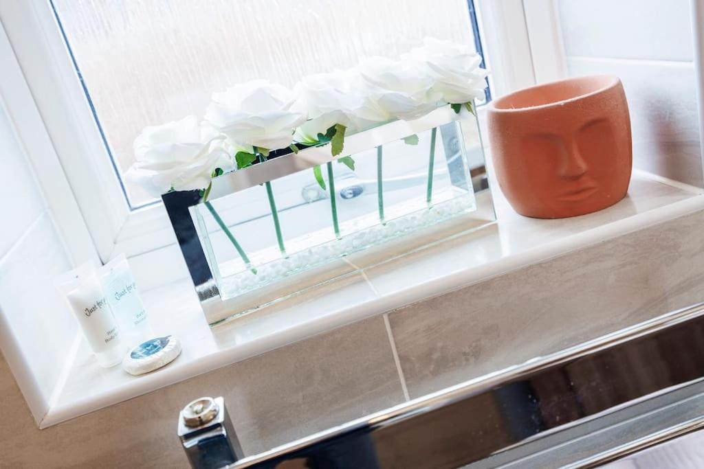 Сasa de vacaciones Stylish 3-bed East Contractors Parking Sleeps 5 Near Excel *