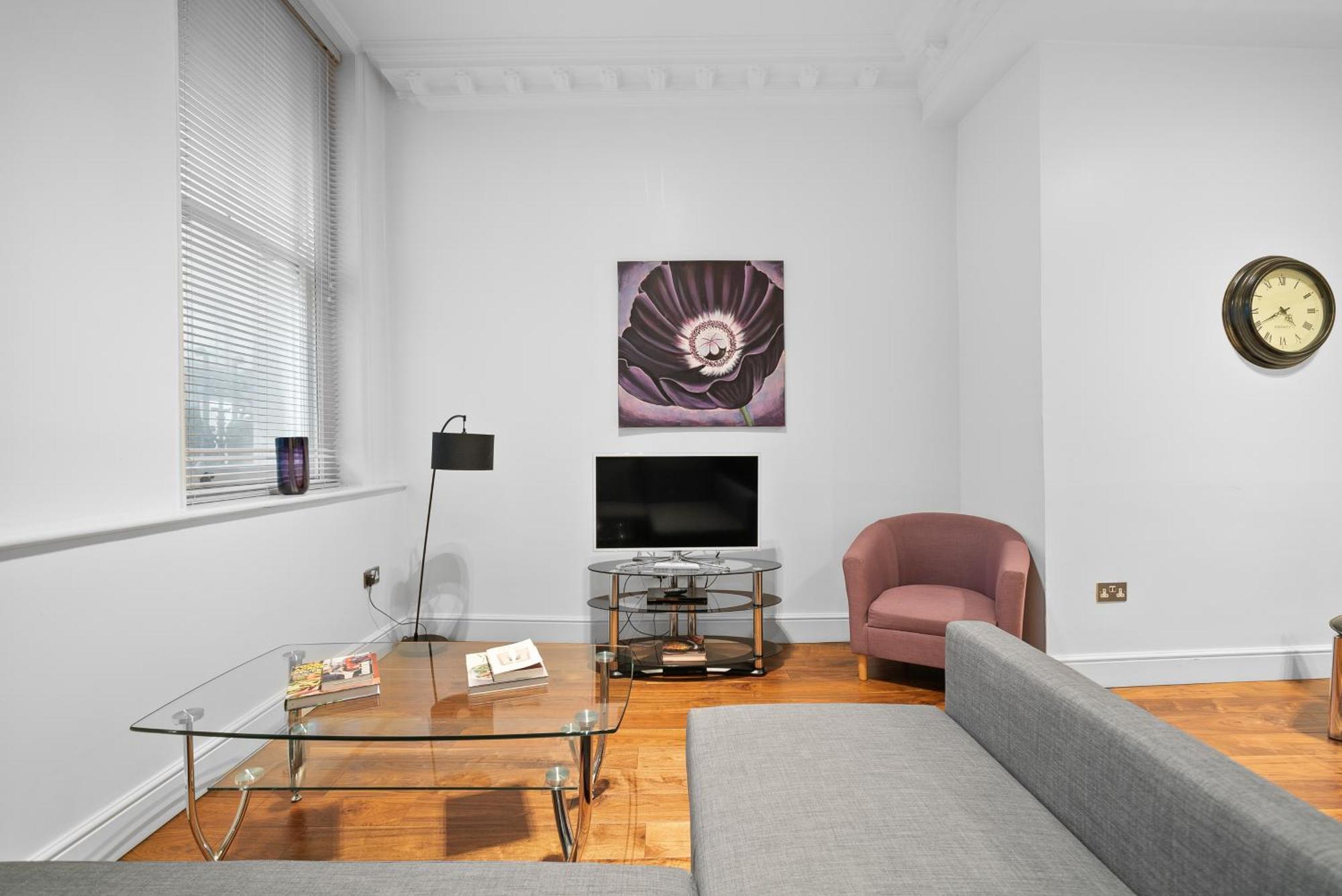 1, 48 Bishopsgate By Living * London