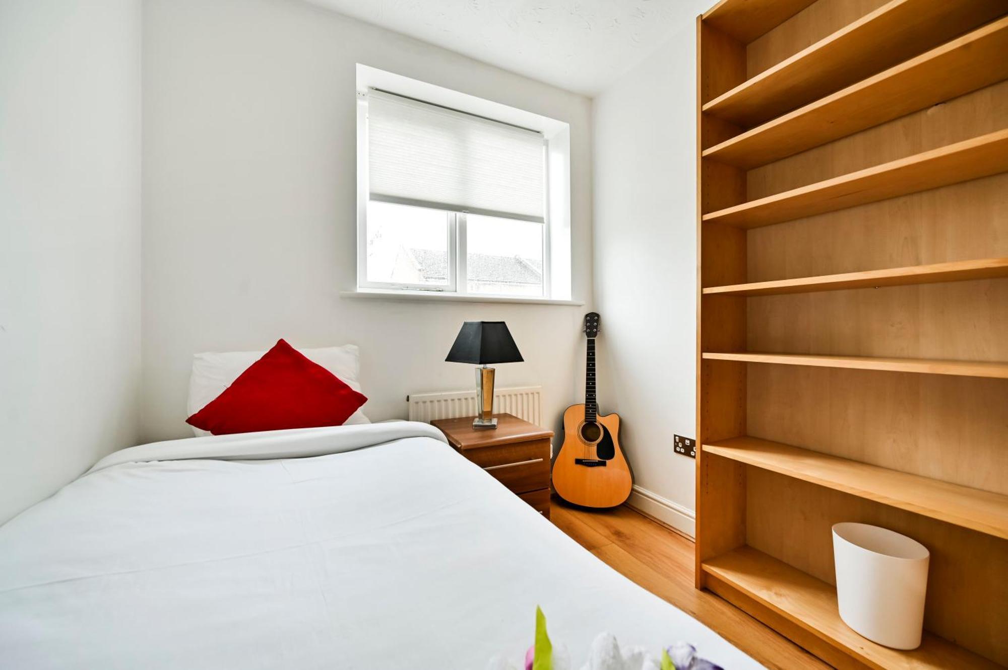 Destination Docklands Apartment London