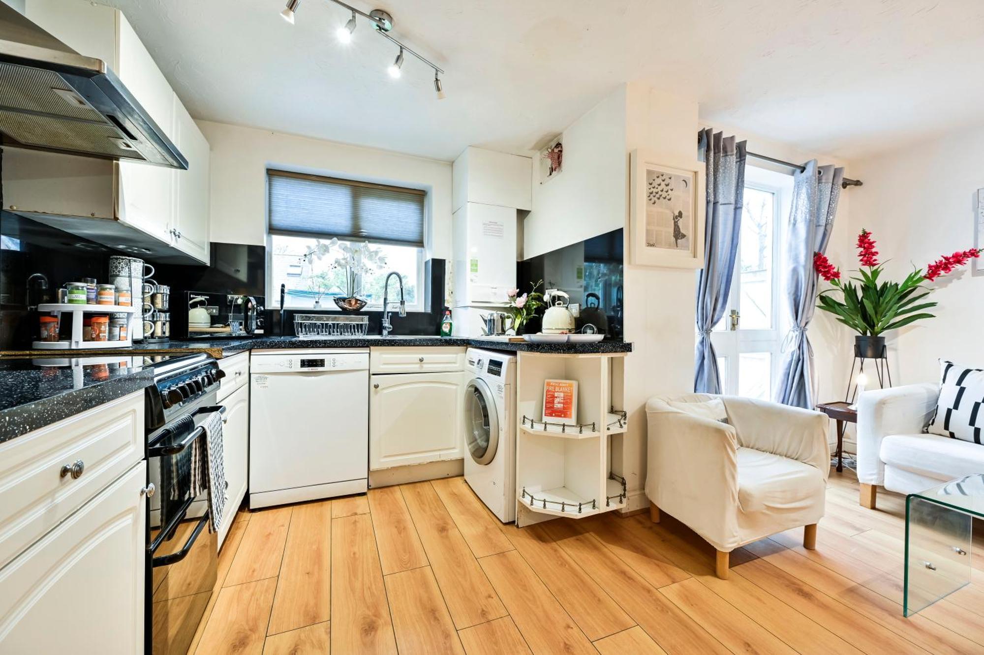 Destination Docklands Apartment *