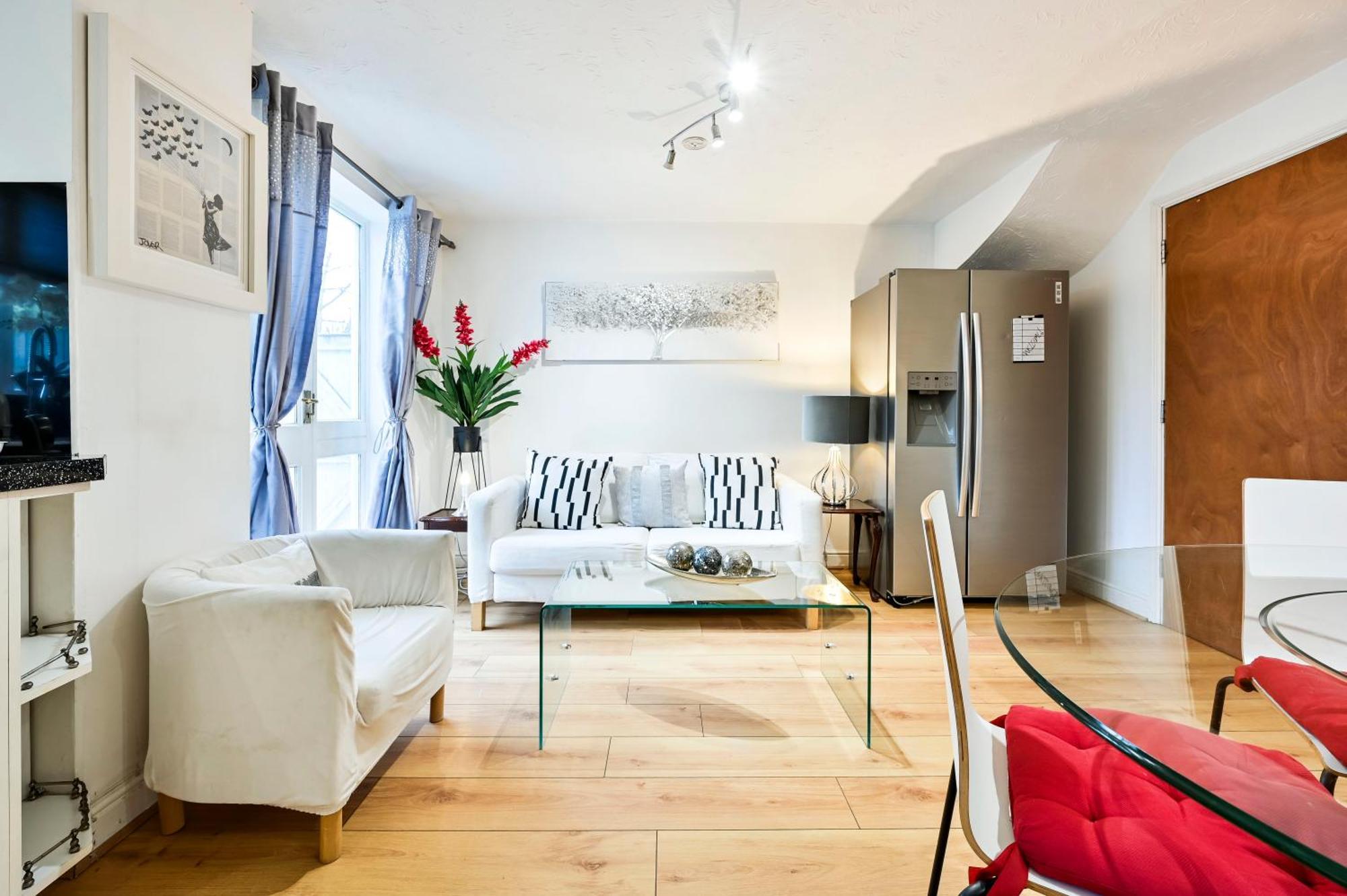 Destination Docklands Apartment *