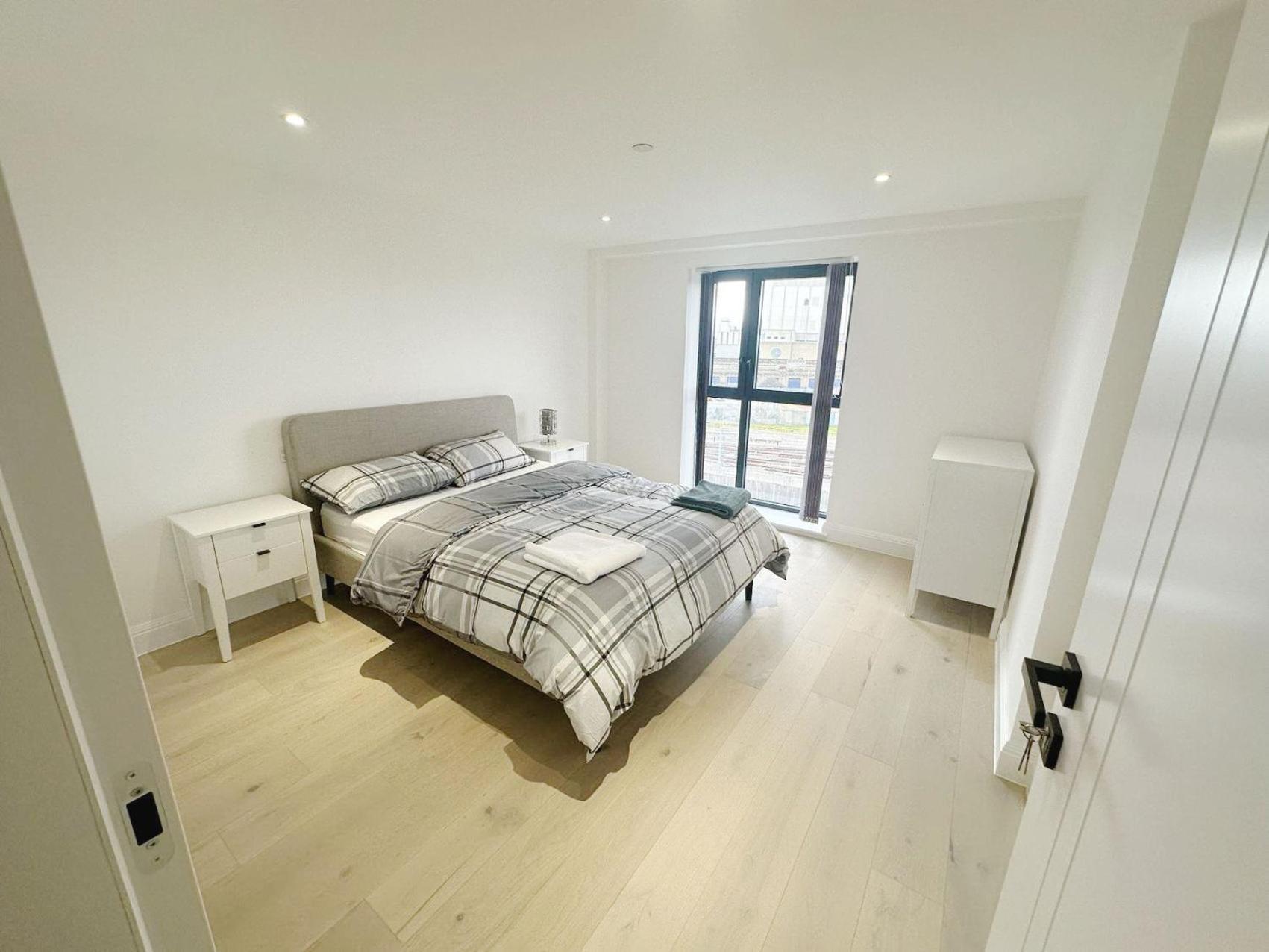 Luxury Modern Flat Near Center *