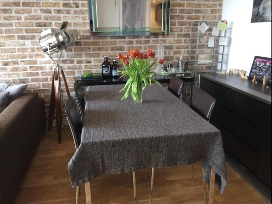 Modern 2-bed 5 Mins From Bridge Londres