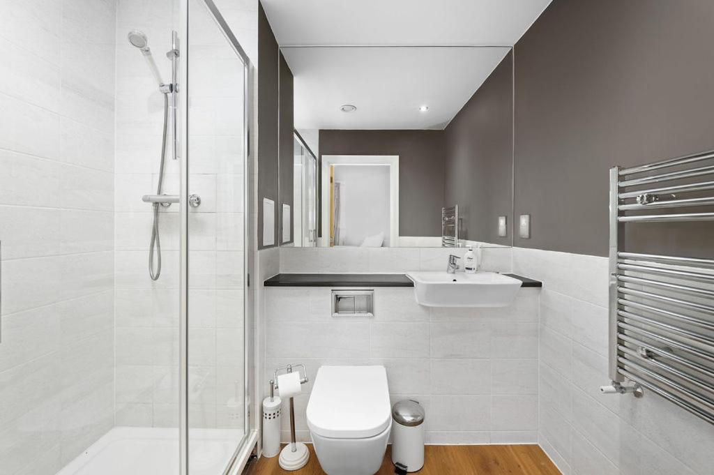 Modern Serviced 3-bedroom Flat In East Appartement