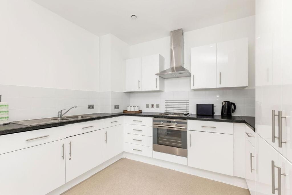 Apartamento Khayat Homes - The Ferry - Two Bed Londres