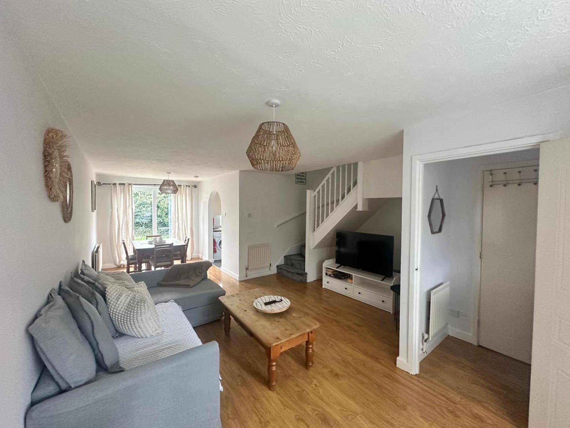 3 Bedroom House 2 Stops From Bridge * Londres