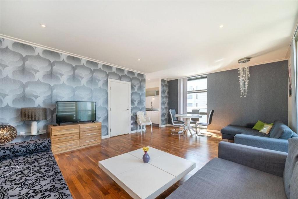 Penthouse Canary Wharf - Free Wifi Appartement