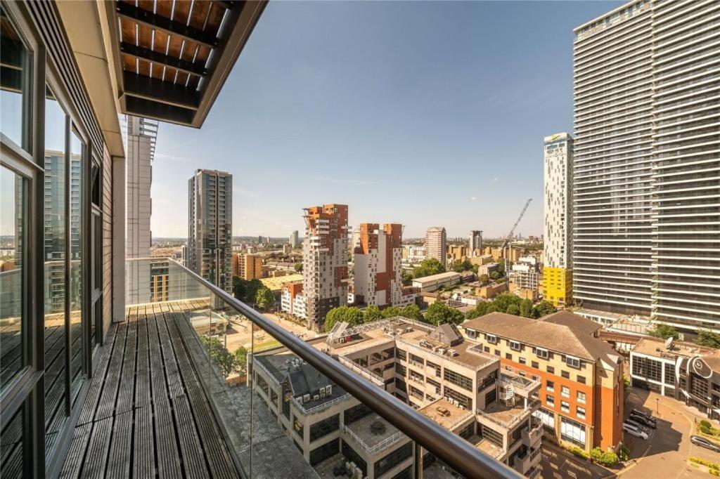 Penthouse Canary Wharf - Free Wifi Appartement *