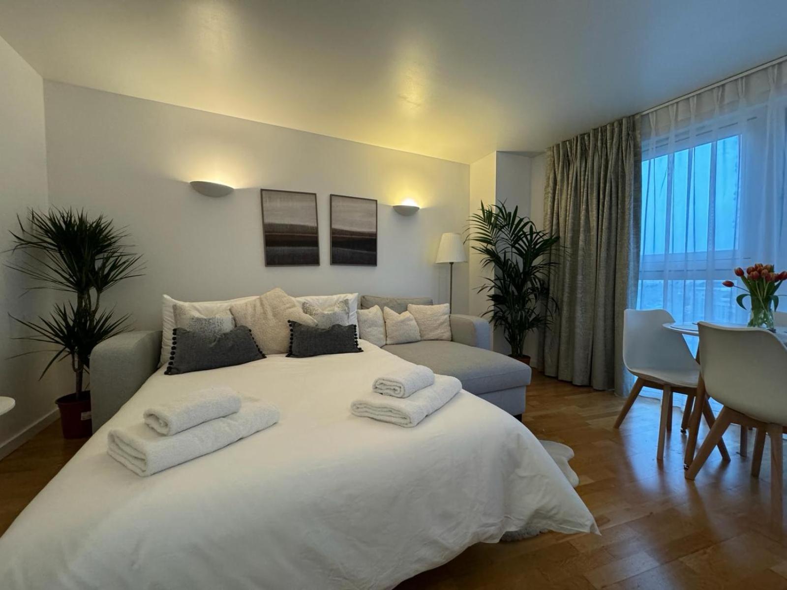 Apartment Luxury In Canary Wharf