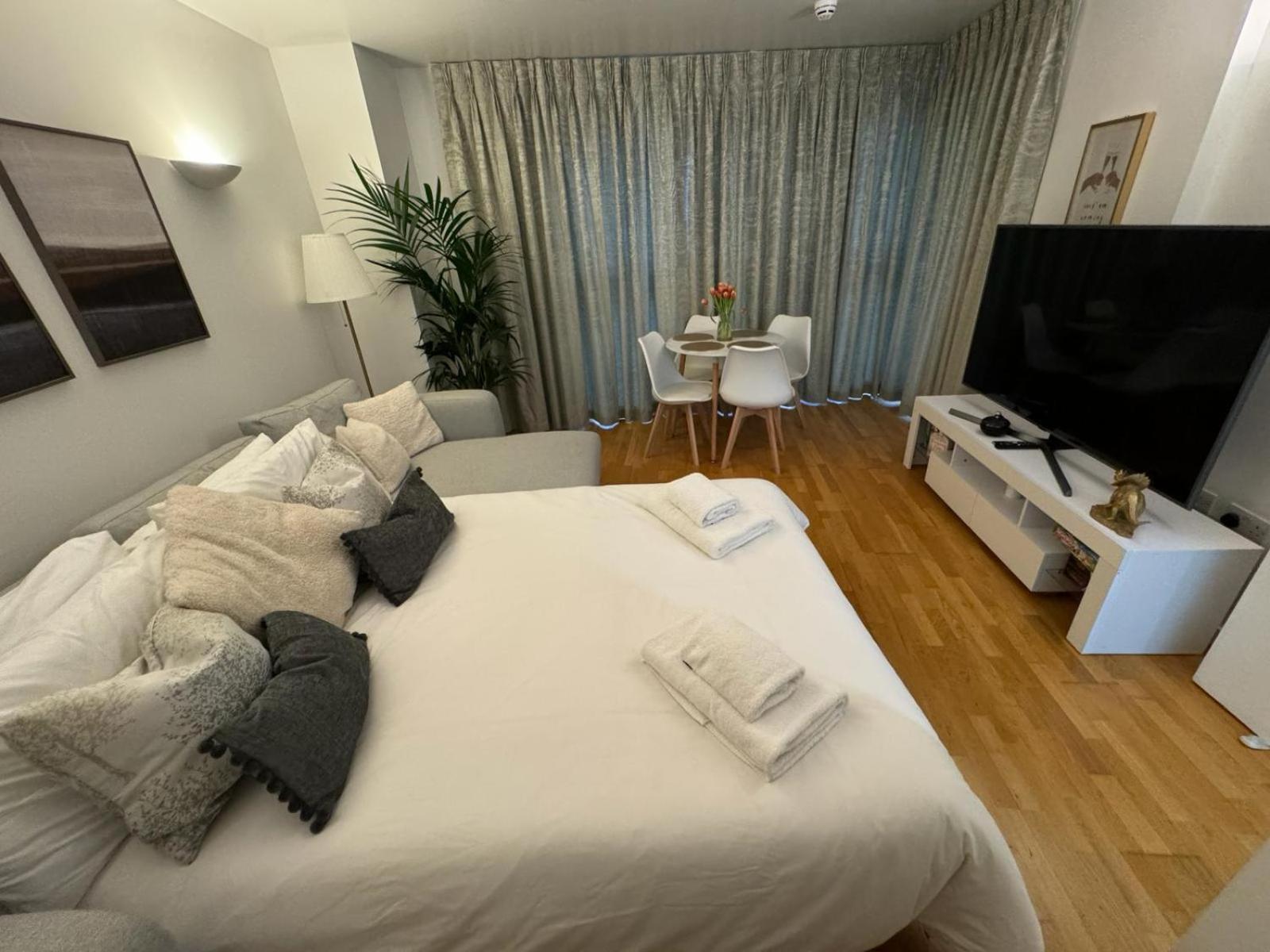 Luxury In Canary Wharf * London