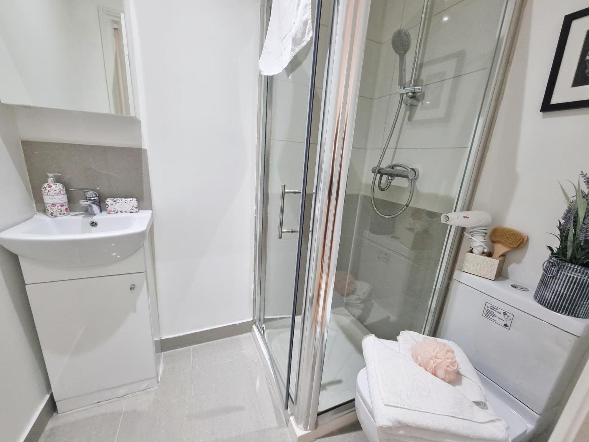 4bed/3bath 8min To Bridge * Londres