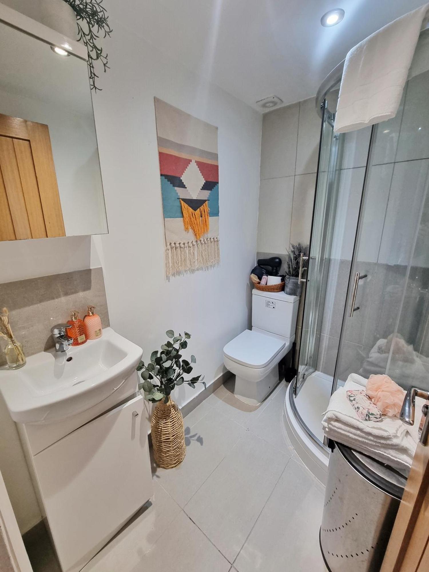 4bed/3bath 8min To Bridge *