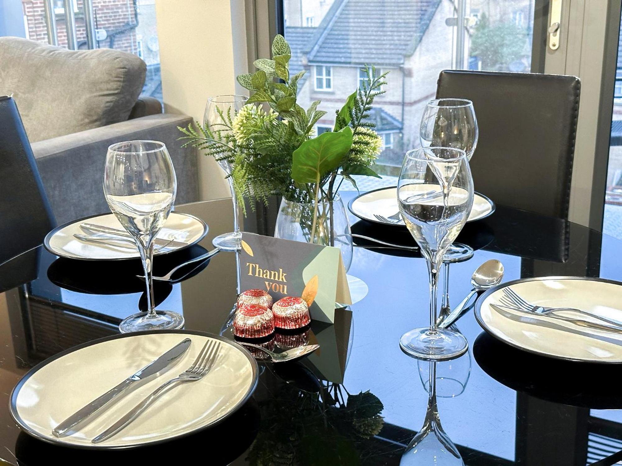 Contemporary With Private Terraces In Shoreditch, Hoxton, Islington