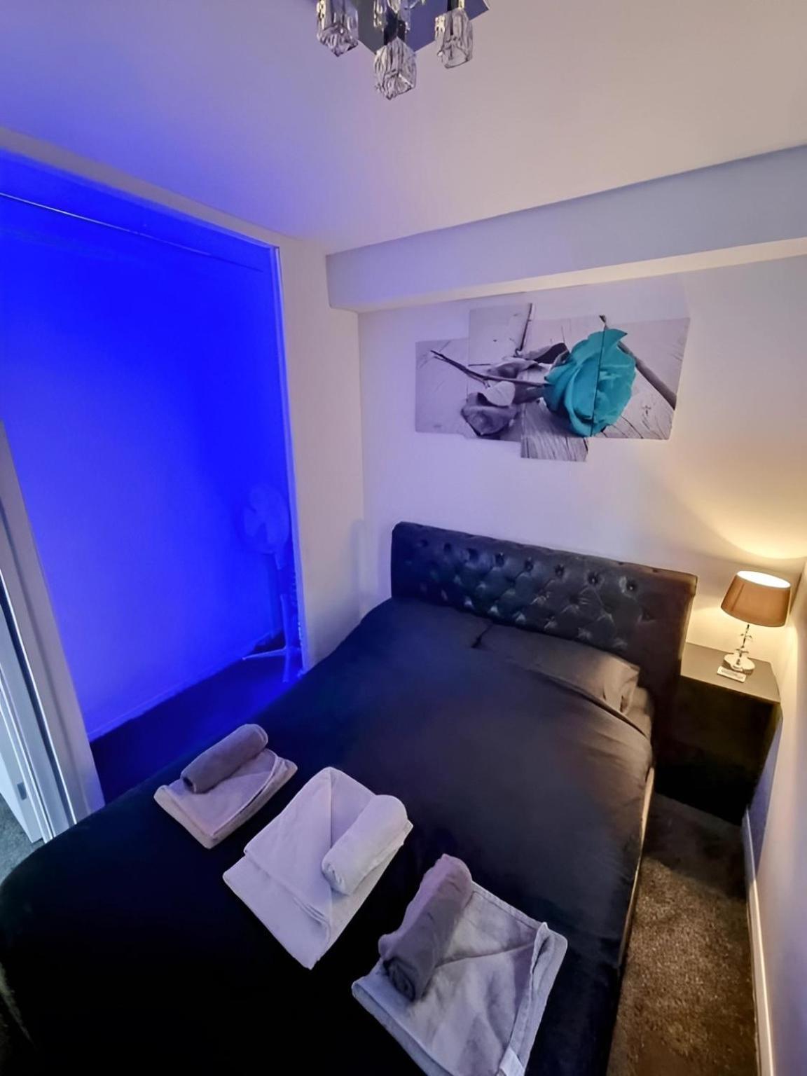 Sleek & Stylish - E15 With Parking Apartamento Londres