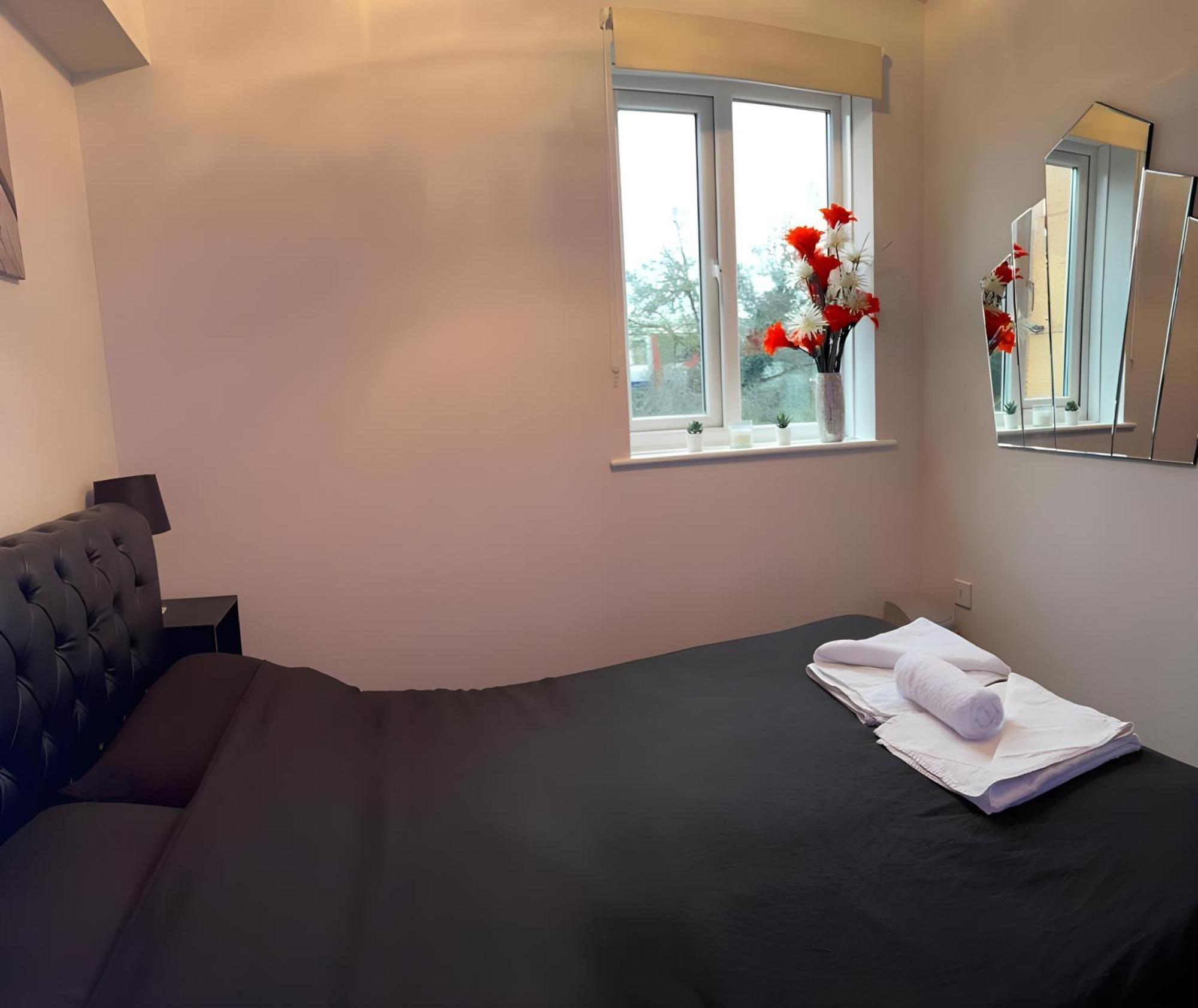 Sleek & Stylish - E15 With Parking Apartamento