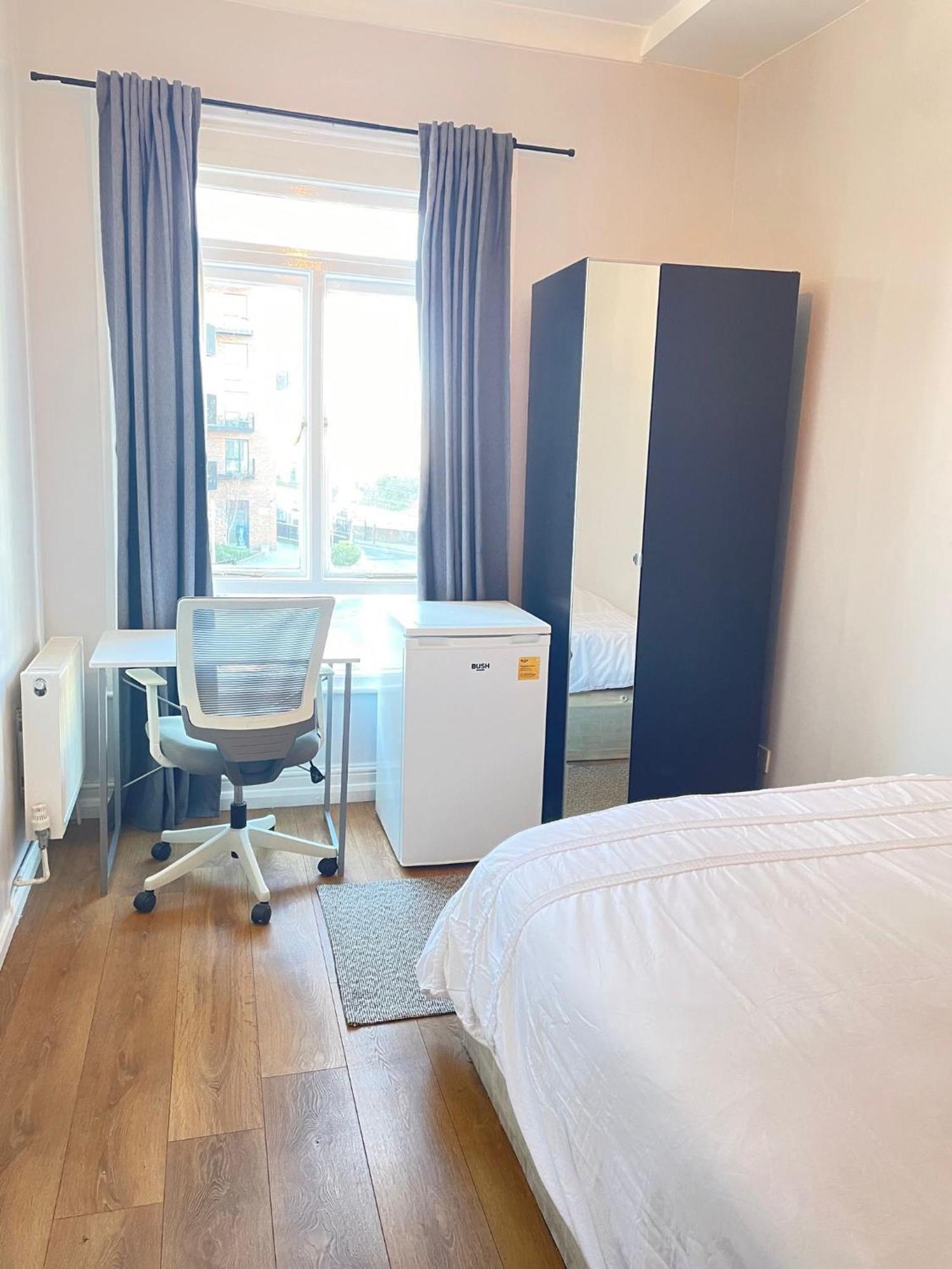 Dalston's Guest house *