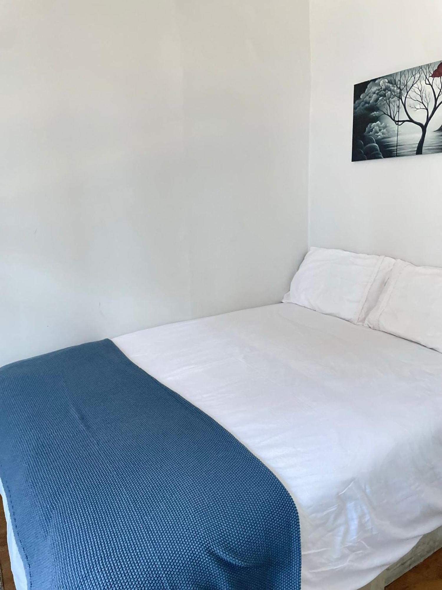 Dalston's Guest house *