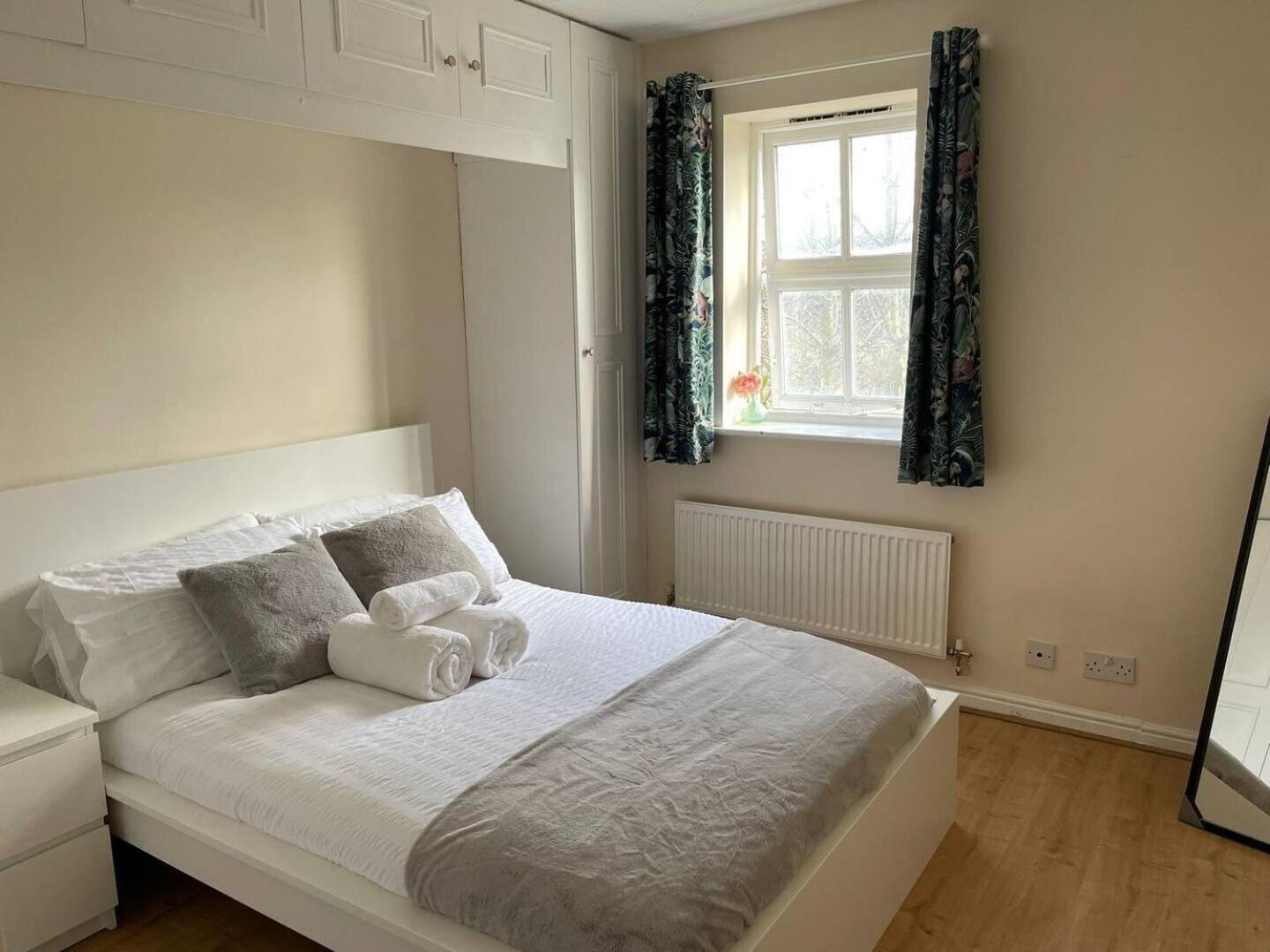 Appartement 4min Walk Uni Of East 1br