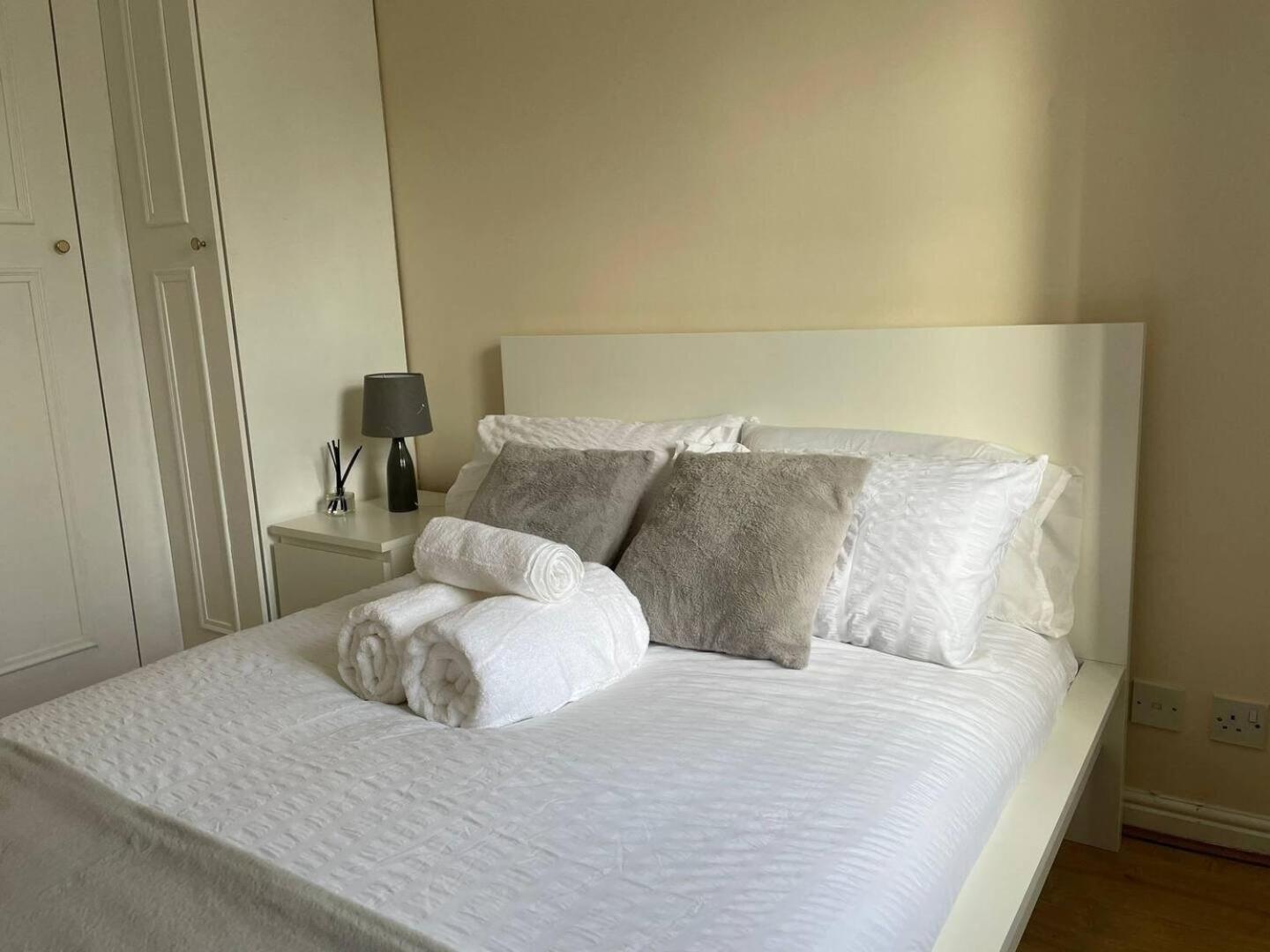 4min Walk Uni Of East 1br * Londen