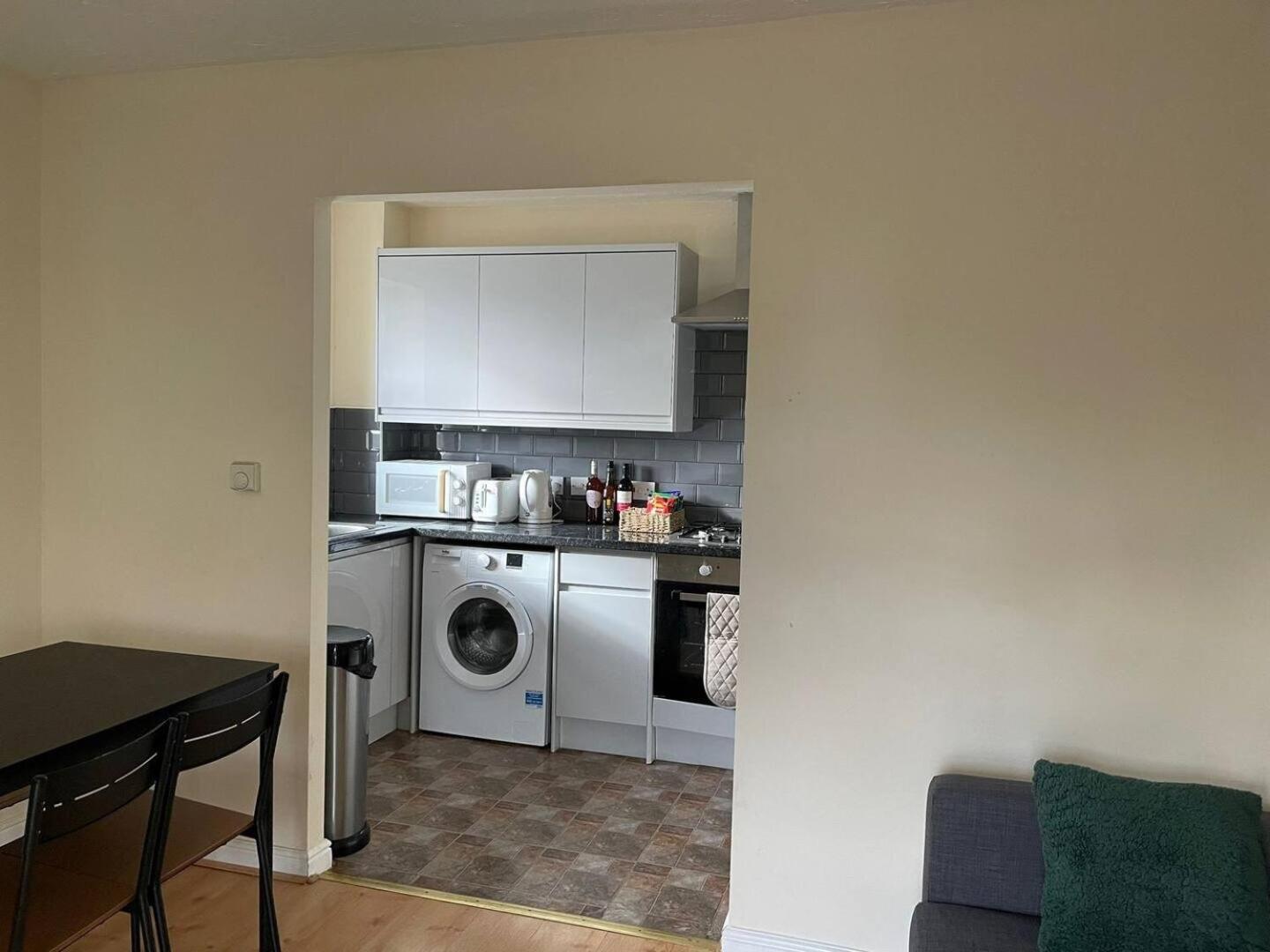4min Walk Uni Of East 1br Appartement