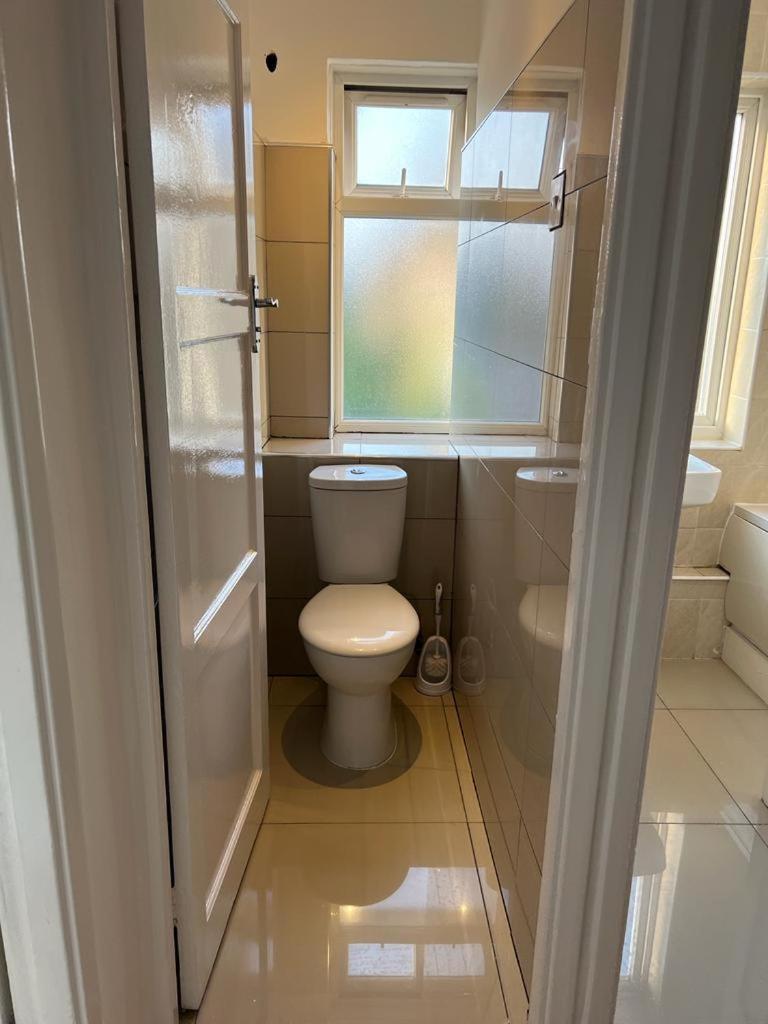 Double Near Canary Wharf 28