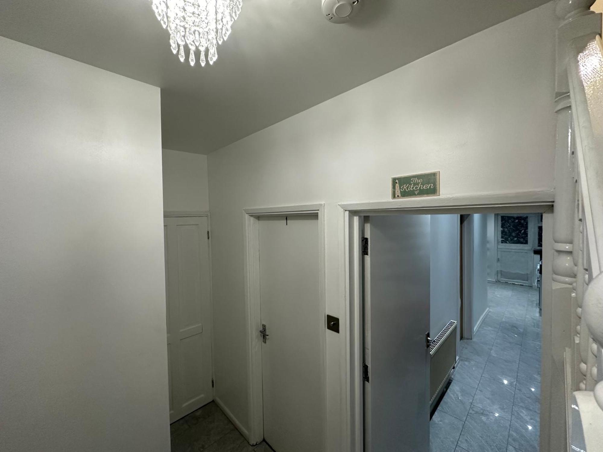 4th Flat With Private Own Bathroom A Luxury Family Setup And Furnished With Double Bed A Double Futon-sofa Bed A Single Futon Bed A Baby Cot And Garden And Free Parking * Londen