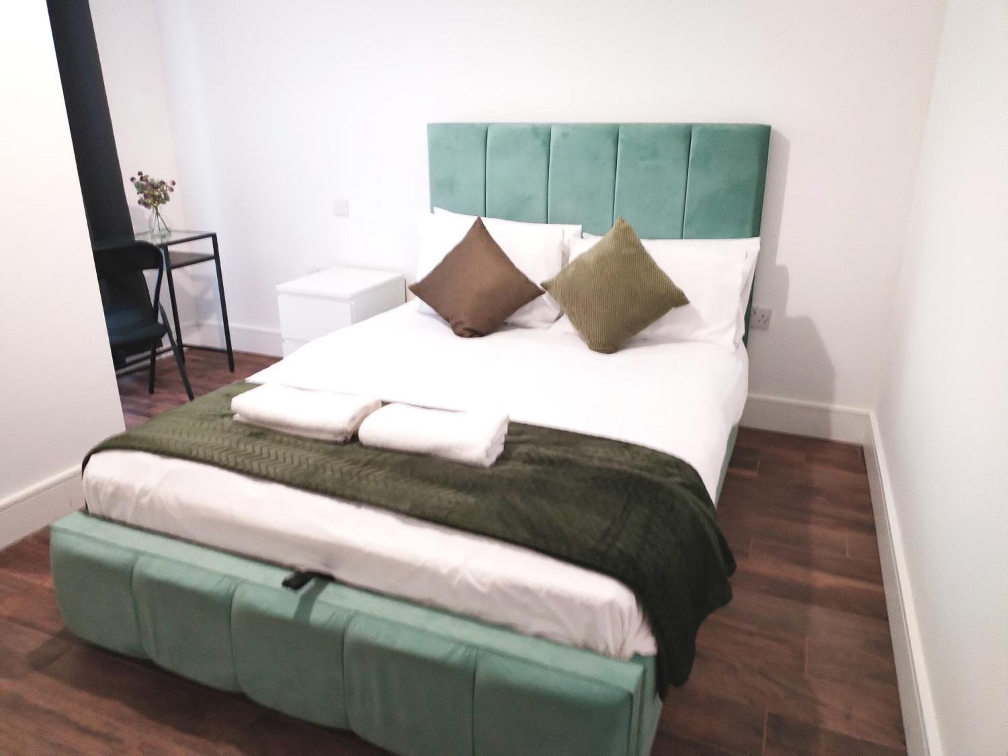 Apartamento Luxury Near Centre, Near Train Station, E1 *
