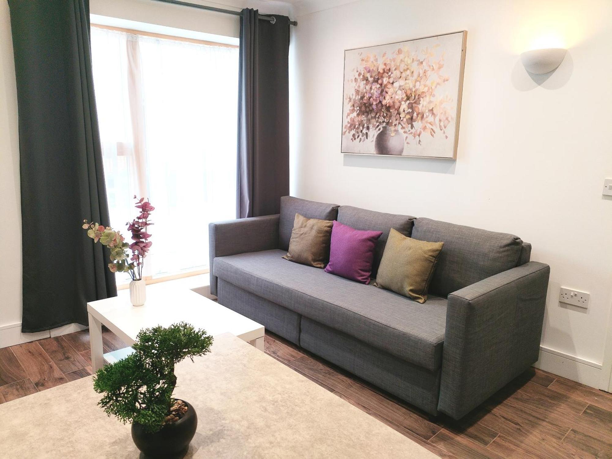 Apartamento Luxury Near Centre, Near Train Station, E1 *