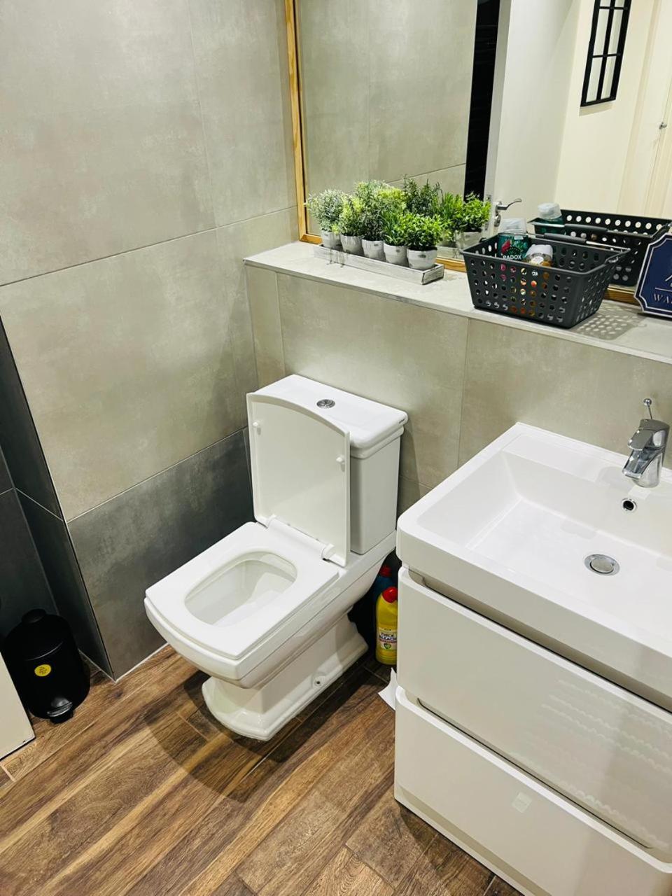 Luxury Near Centre, Near Train Station, E1 Apartamento *