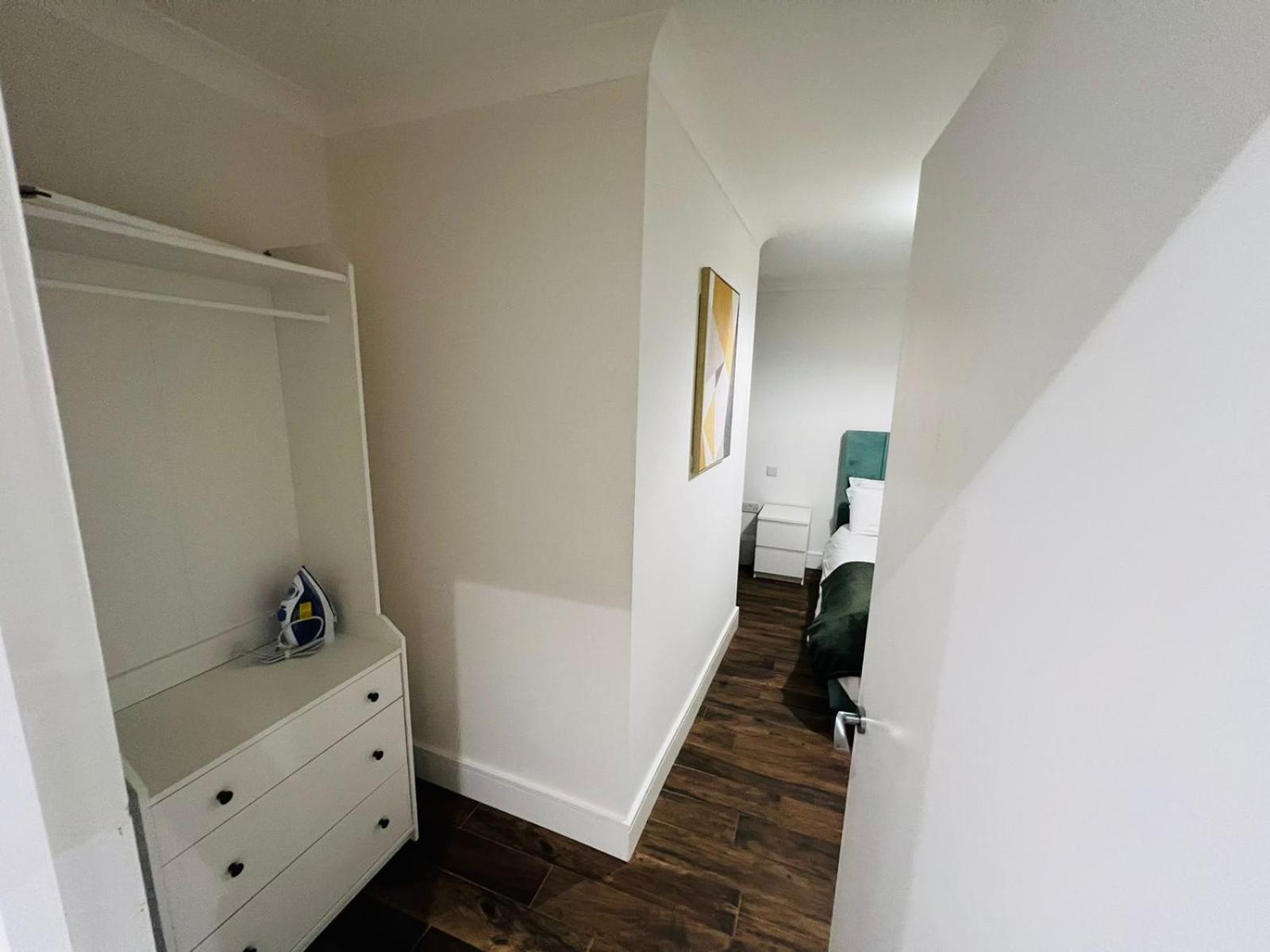 Apartamento Luxury Near Centre, Near Train Station, E1 *
