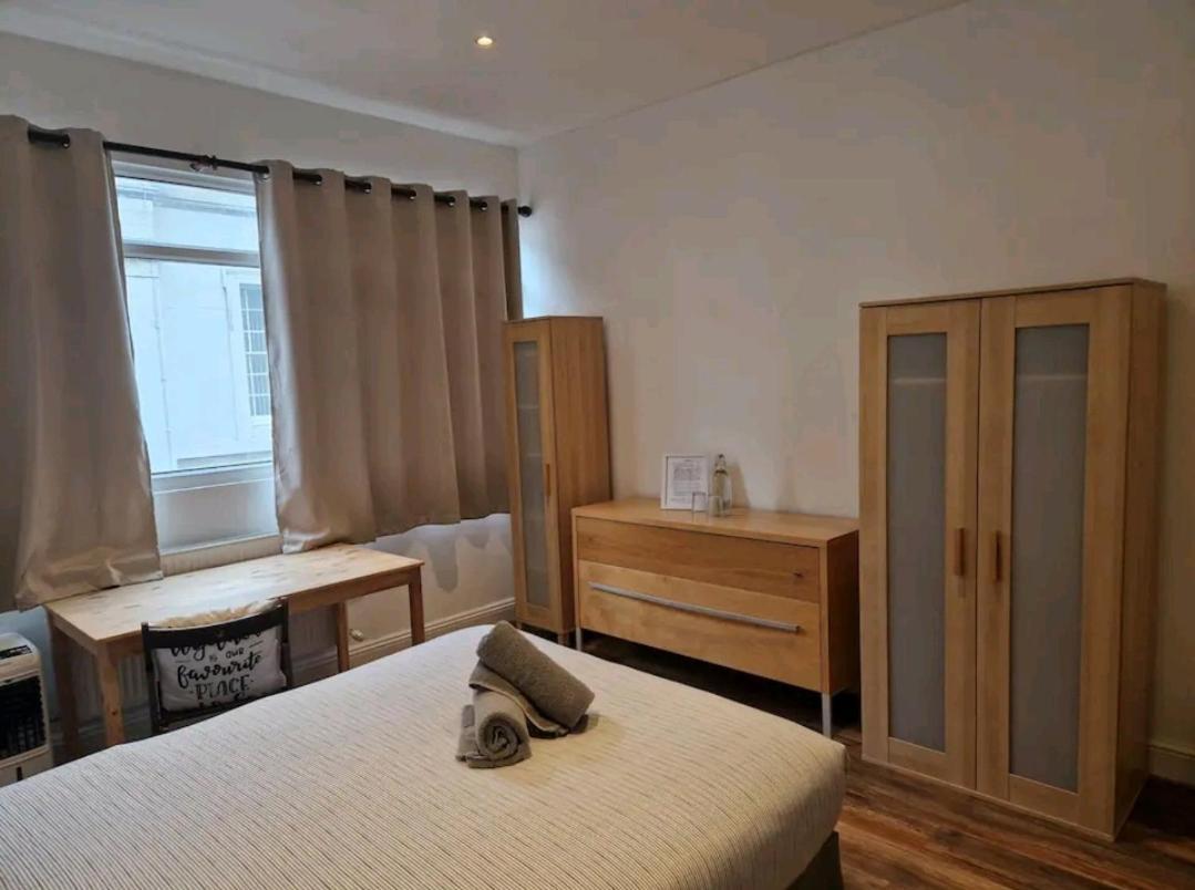 Homestay Affordable In Shared Flat, Bridge *
